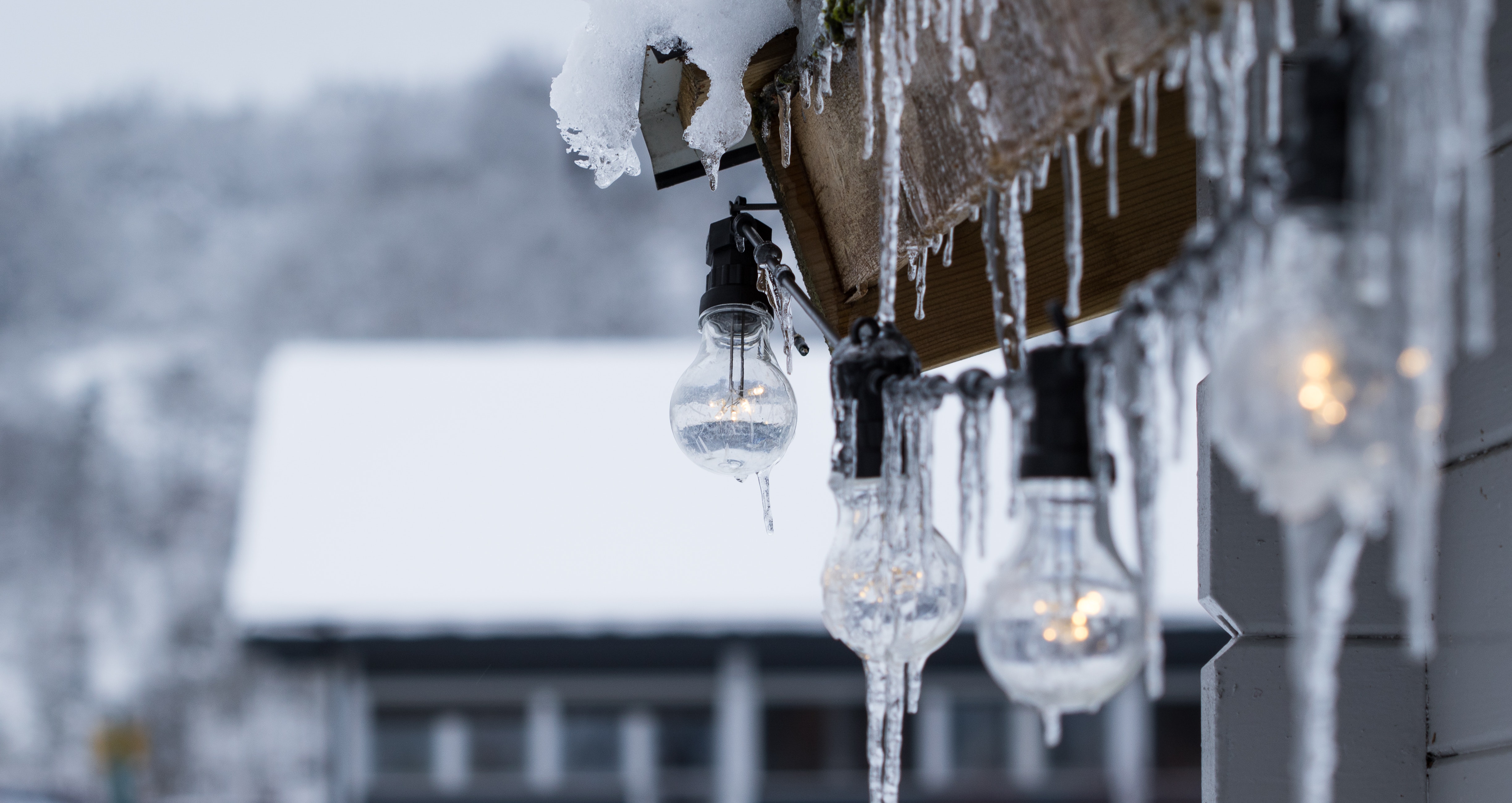 how to de-ice roof